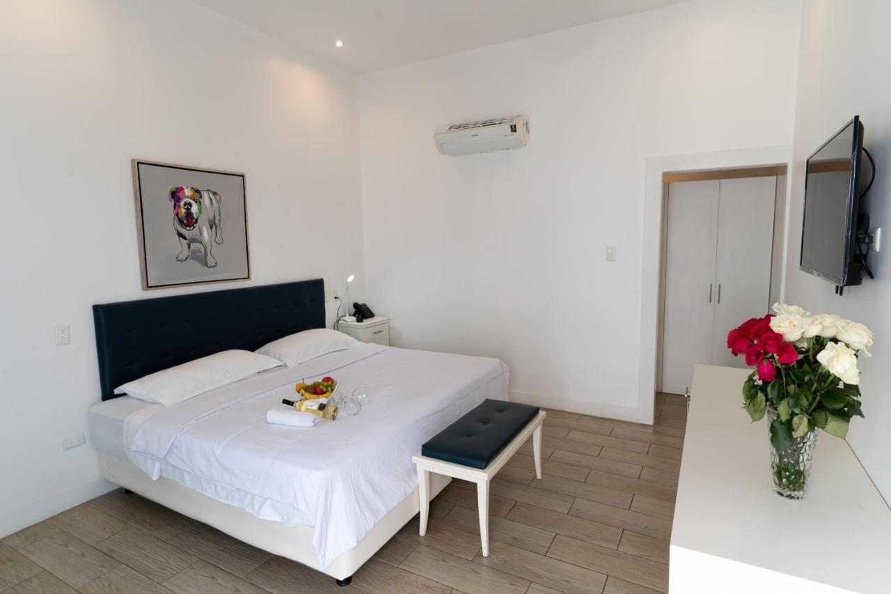 Hotel Kinova Салинас Екстериор снимка